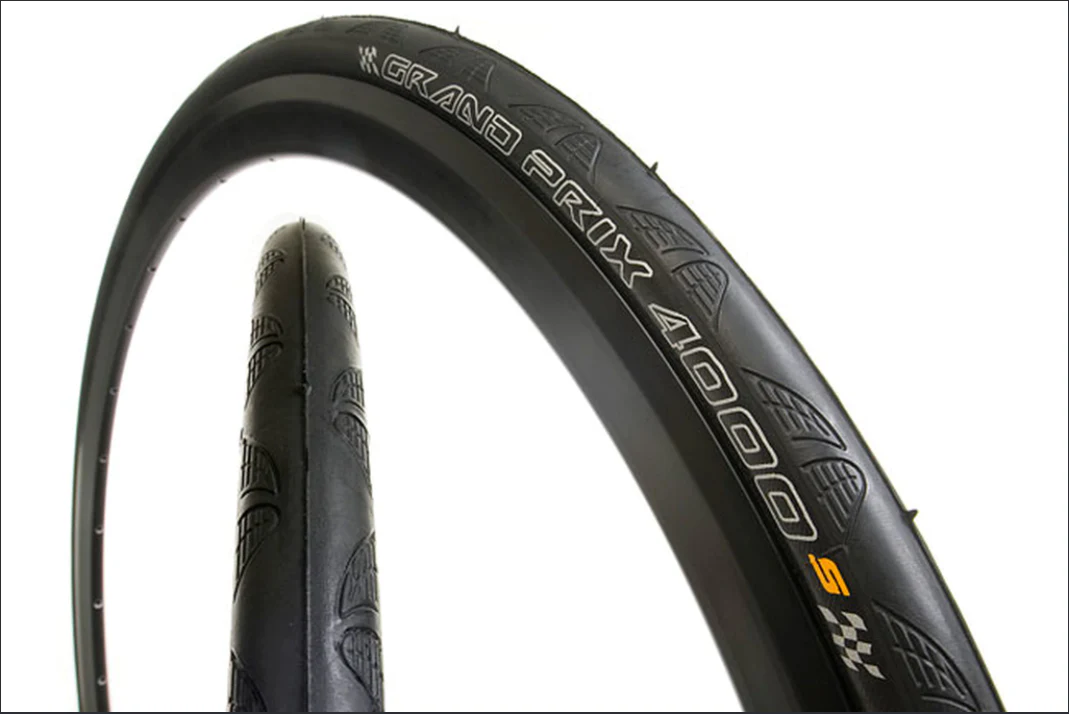 GP 4000S 2 700 x 25 Black