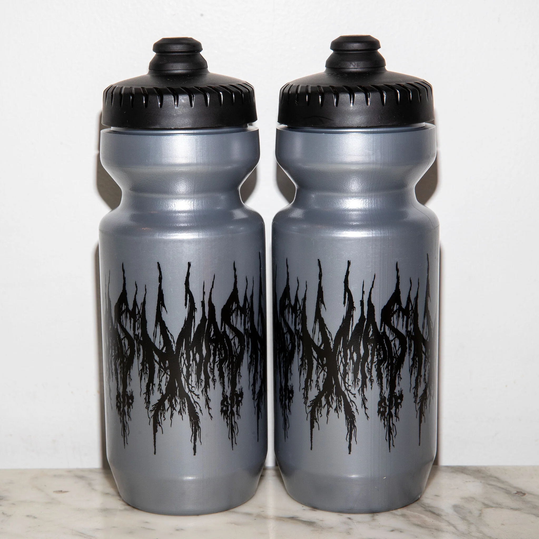 MASH Darkness 22oz Purist Bottle - Image 2