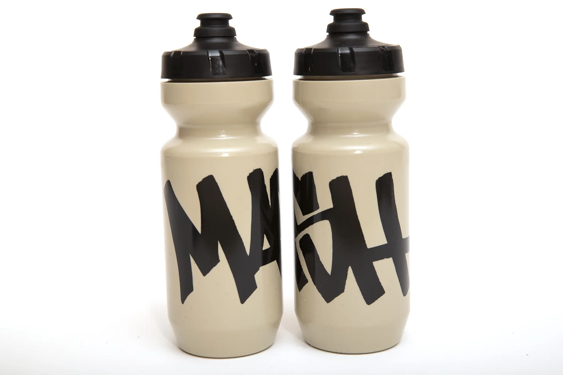 MASH Giant Wordmark 22oz Purist bottle - Image 3