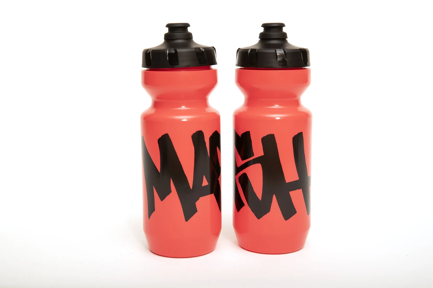 MASH Giant Wordmark 22oz Purist bottle - Image 4