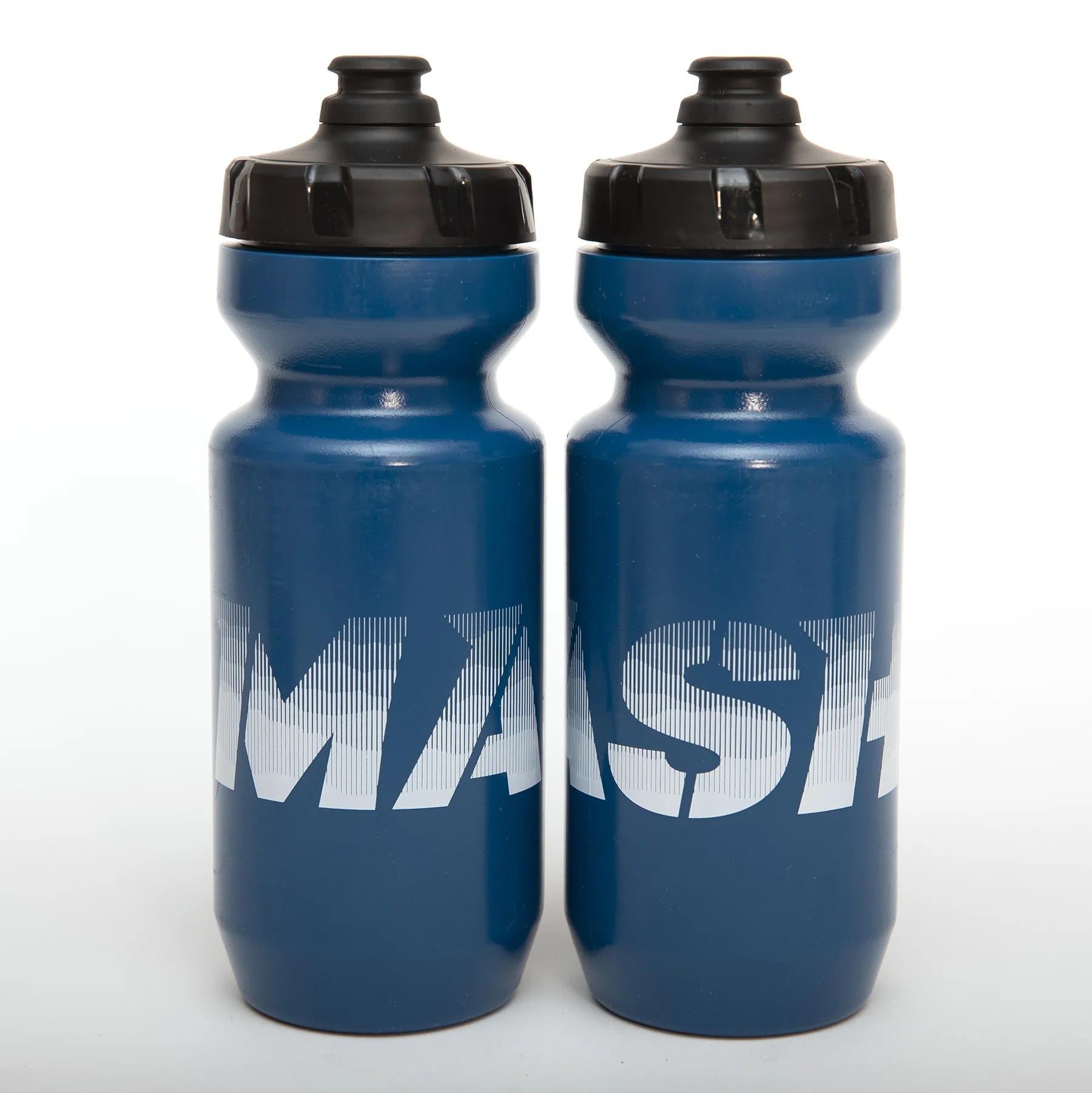MASH Landscape Wordmark 22oz Purist Bottle - Image 4