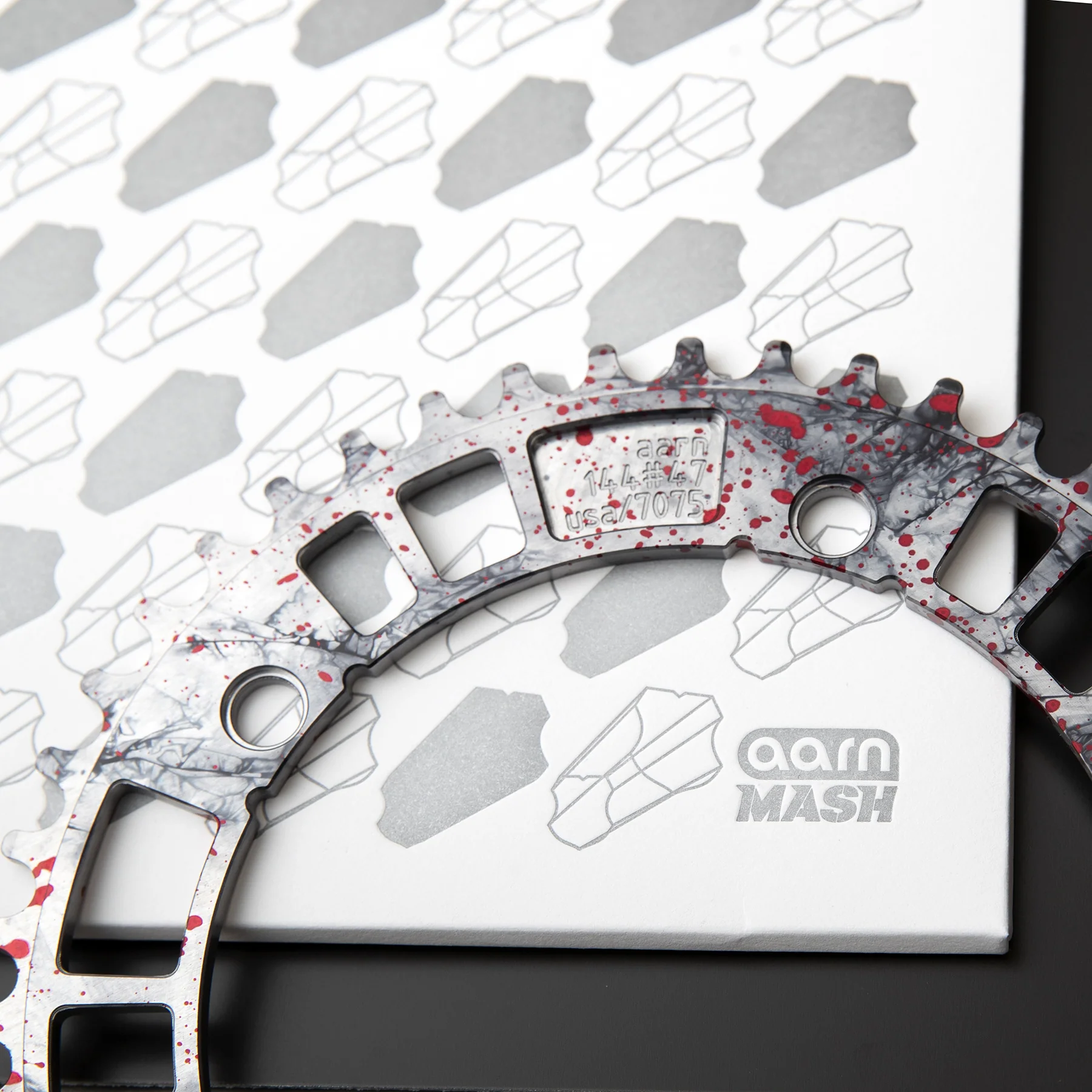 MASH X 44RN Track Ring Blood + Ice - Image 2