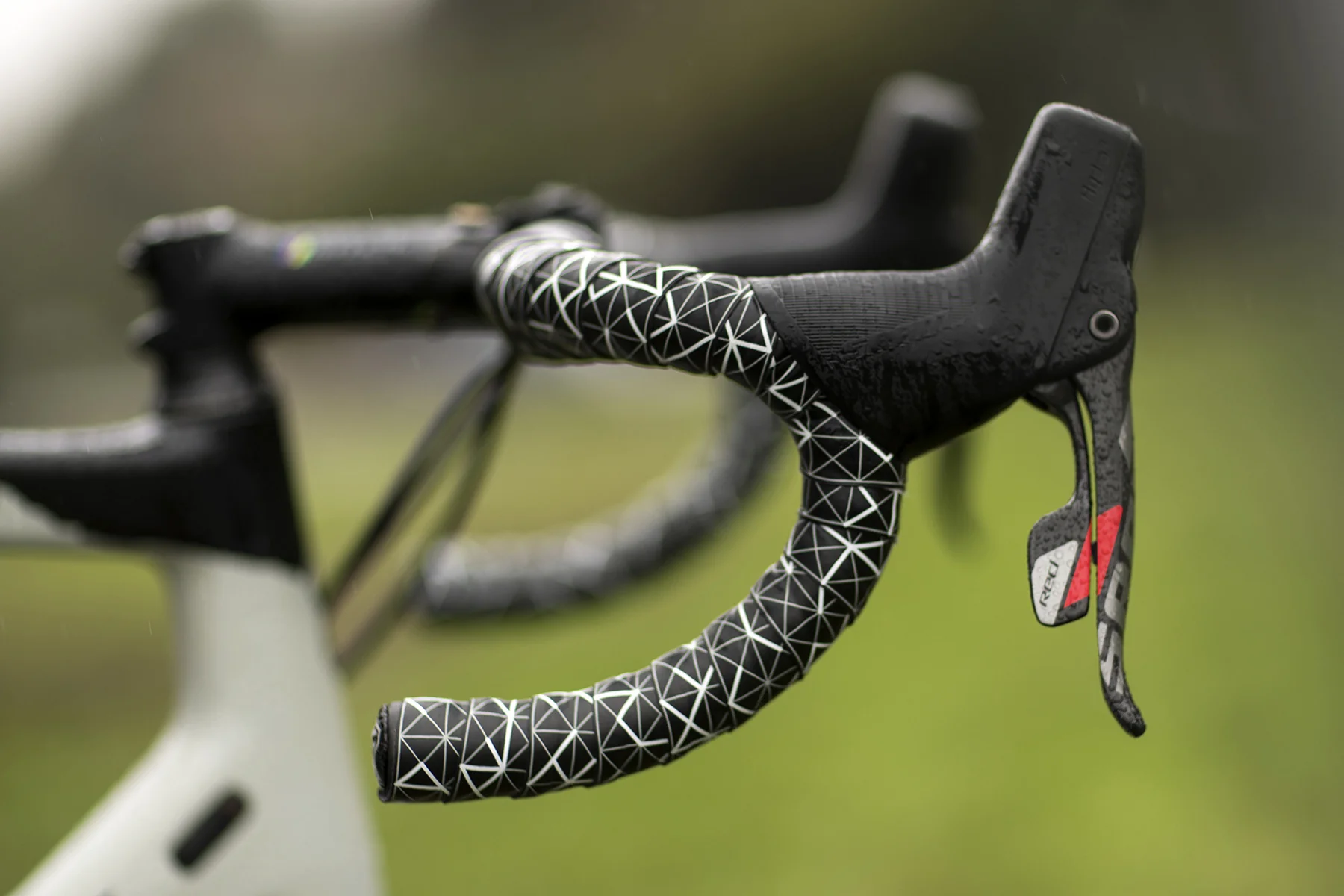 MASH X-Grid Bar Tape Black - Image 4